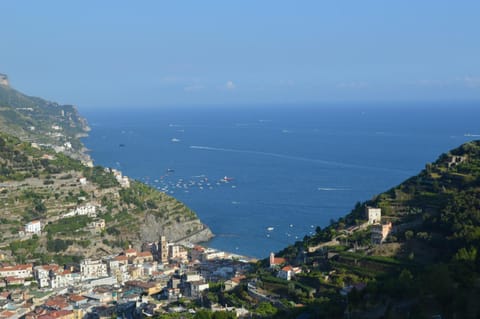 Mountain view, Sea view