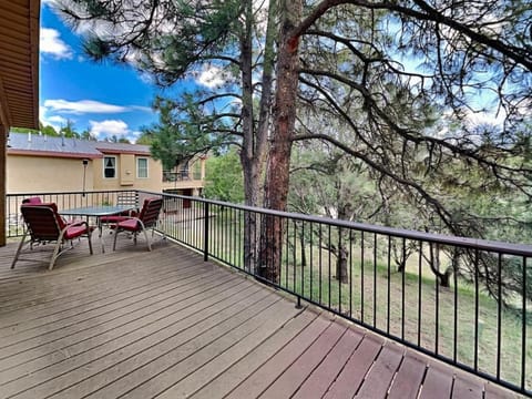 Natural landscape, Balcony/Terrace, Seating area