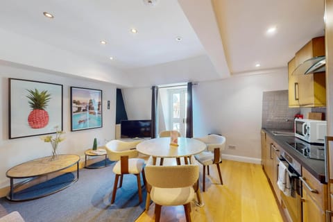TV and multimedia, Kitchen or kitchenette, Living room, Dining area