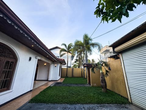 Property building, Day, Garden