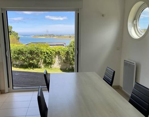 Appartement VUE SUR MER avec WIFI, terrasse à TREBEURDEN - Réf 673 Apartment in Brittany