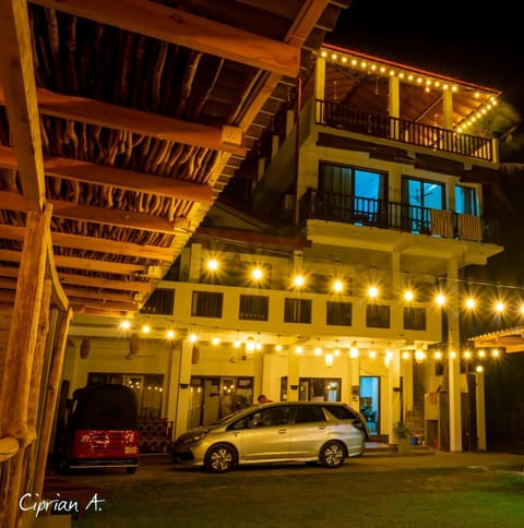Property building, Restaurant/places to eat, Breakfast