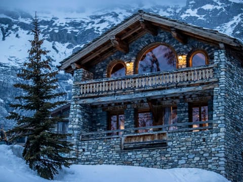 Chalet prestige 4 chambres, hammam, cheminée, conciergerie - FR-1-694-365 Chalet in Val dIsere