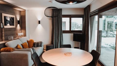 TV and multimedia, Living room, Meals