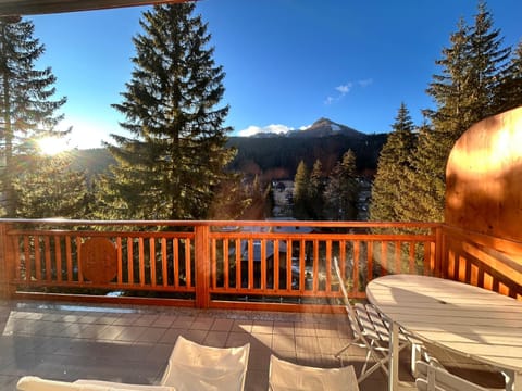 Day, Natural landscape, Solarium, View (from property/room), Balcony/Terrace, Mountain view