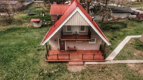 Woods Bay Chalet Chalet in Woods Bay