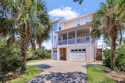 New Listing! Marsh & Harbor Island Views in a Wildlife Sanctuary House in Saint Helena Island