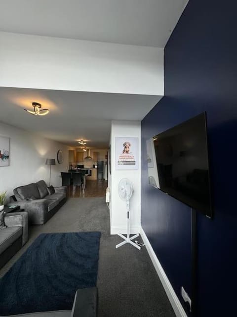 Communal lounge/ TV room, Living room, Seating area