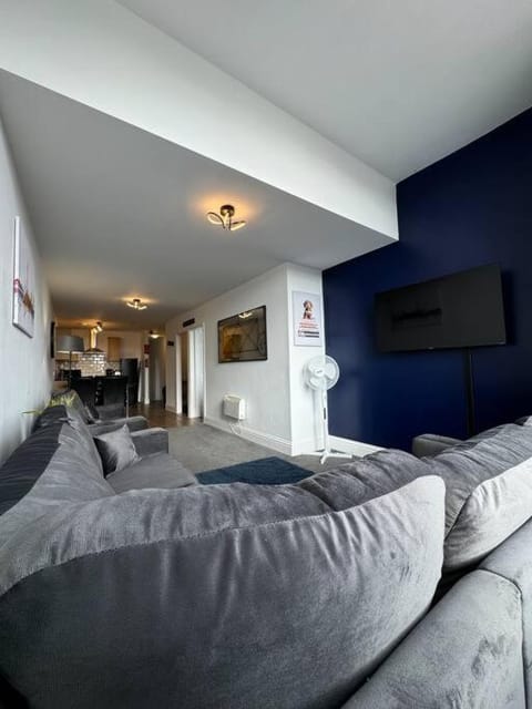 Communal lounge/ TV room, Photo of the whole room, Seating area