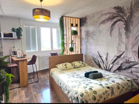 Bed, Photo of the whole room