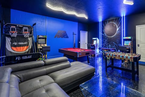 Game Room, Seating area