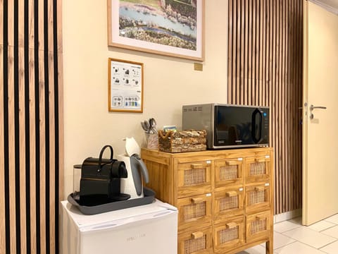 Coffee/tea facilities, minibar