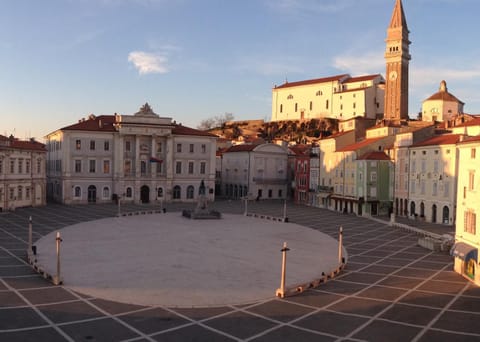 View (from property/room), City view