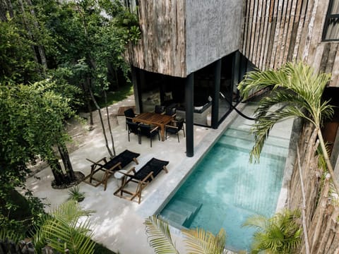 Property building, Patio, Garden, Garden view, Pool view, Swimming pool, Swimming pool, sunbed