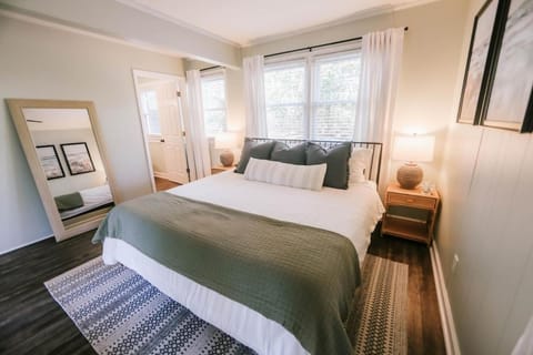 5 Bedroom home near Parris Island, MCAS, Downtown Beaufort House in Port Royal