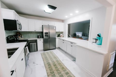 5 Bedroom home near Parris Island, MCAS, Downtown Beaufort House in Port Royal