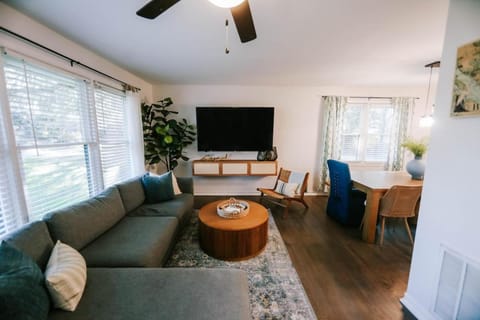 5 Bedroom home near Parris Island, MCAS, Downtown Beaufort House in Port Royal