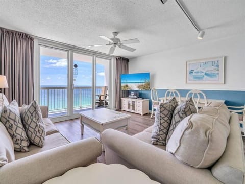 TV and multimedia, Living room, Seating area, Beach, Sea view