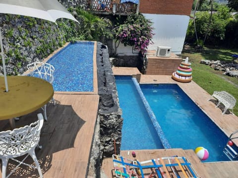 Alberca privada climatizada House in State of Morelos