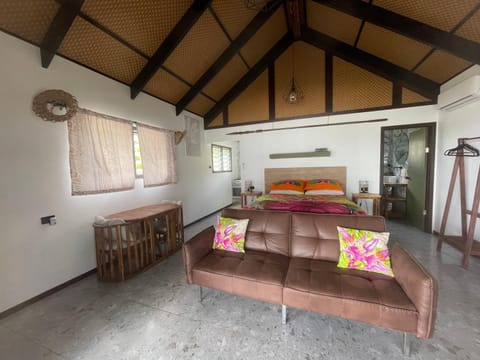 Manta-Ray Beach Units Villa in Arorangi District