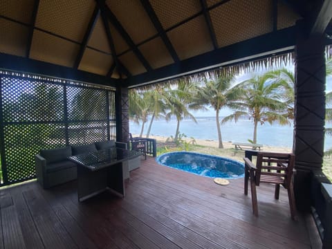 Manta-Ray Beach Units Villa in Arorangi District