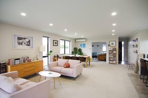 House in Hamilton Villa in Hamilton