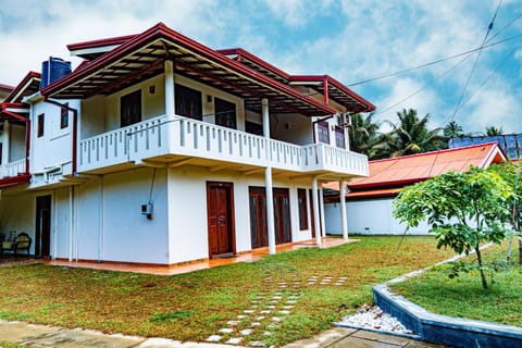 Property building, Spring, Day, Garden, Garden view