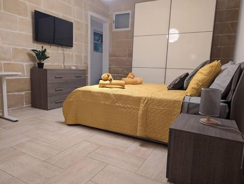 TV and multimedia, Bedroom, air conditioner