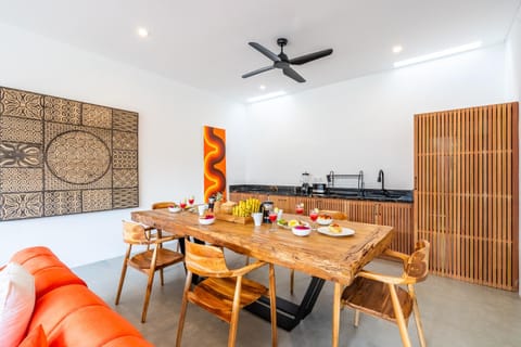 Food and drinks, Dining area, Food, kitchen