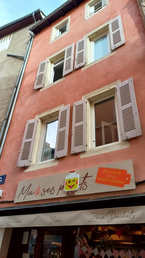 Chez MU & CRIS Vacation rental in Auvergne-Rhône-Alpes