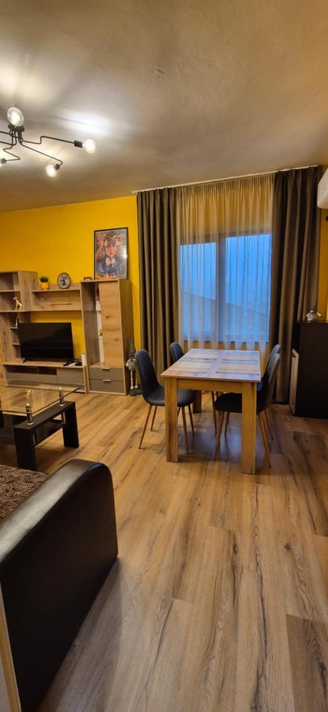 TV and multimedia, Living room, Dining area