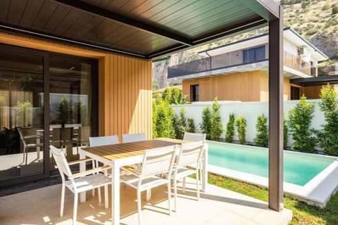 Balcony/Terrace, Swimming pool