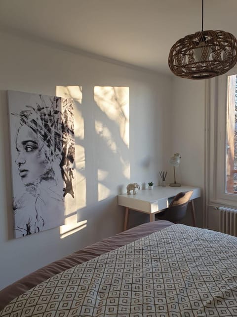 M058-059 Marquer Jolie chambre en colocation Bed and Breakfast in Annemasse