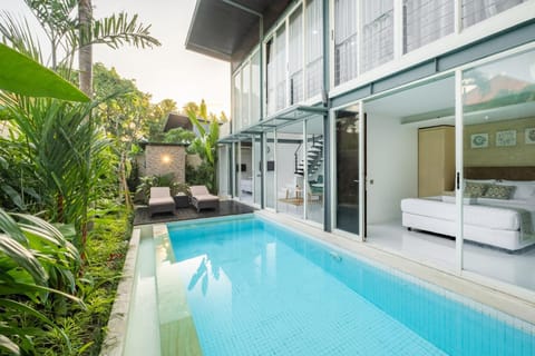 Property building, Day, Garden, Garden view, Pool view, Swimming pool, sunbed