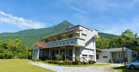 Property building, Day