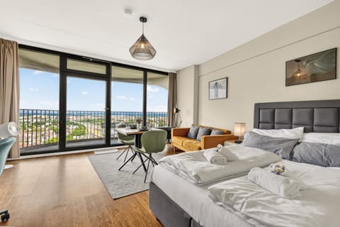 Bed, View (from property/room), Balcony/Terrace, Photo of the whole room, Seating area