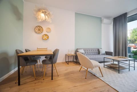 Living room, Dining area