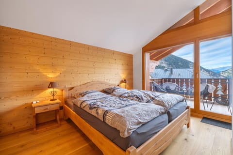 Bed, View (from property/room), Balcony/Terrace, Photo of the whole room, Bedroom, Mountain view