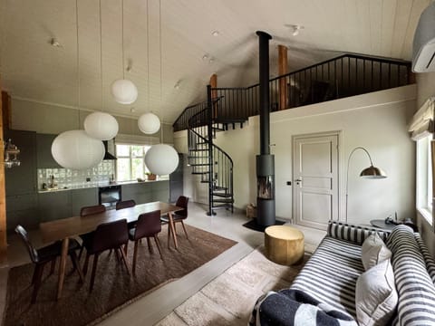 Communal lounge/ TV room, Living room, Seating area, Dining area