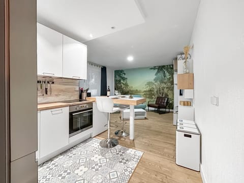Kitchen or kitchenette, Decorative detail, Dining area, dishwasher, oven, stove