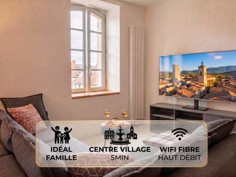 Communal lounge/ TV room, TV and multimedia, Living room