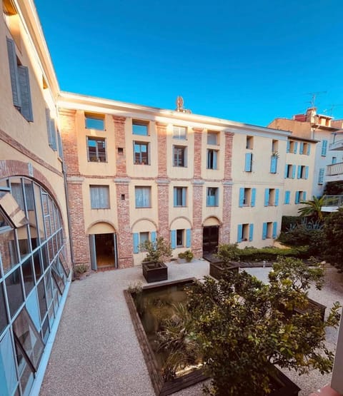 Garden view, Landmark view, Inner courtyard view