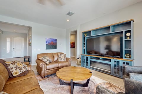 Pool, Hot Tub and Game Room! Spacious Buckeye Home House in Goodyear