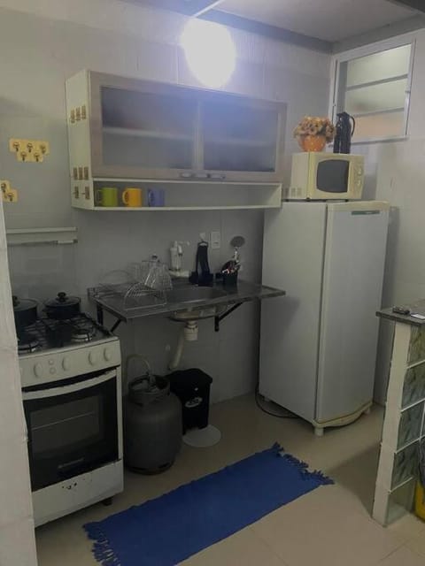 Kitchen or kitchenette, pet friendly, stove, toaster