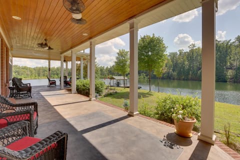 Fish, Swim and More Lakefront Alabaster Home House in Pelham