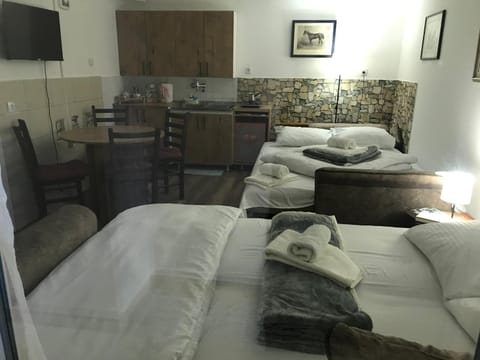 Near Highway free parking apartment Apartment in Belgrade