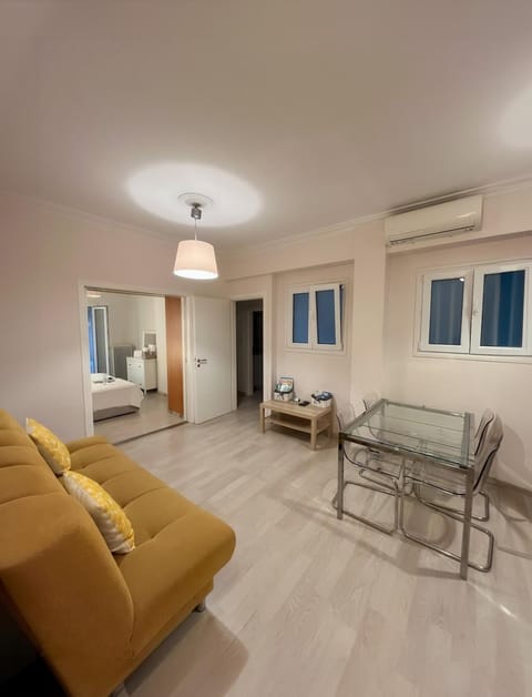 Living room, Photo of the whole room, Seating area