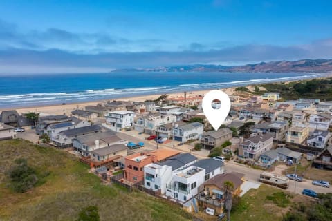 Coastal Retreat - Just Steps to the Beach House in Oceano