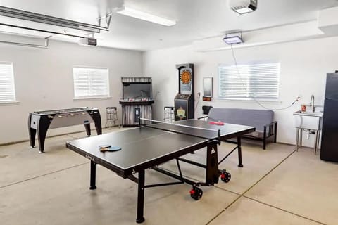 Sleeps 22 Two Houses Game Rooms House in Oceano