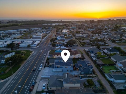 Rooftop Deck Game Room 11 Ppl House in Oceano